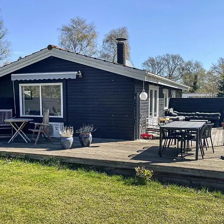 3 Bedroom Lovely In Sjaellands Odde Holiday home Tjorneholm
